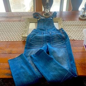 Adorable Madewell Skinny Fit Overalls. Size XS. NEW with Tag.